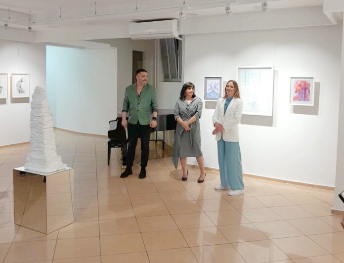 Приједор - отворена изложба "Декора