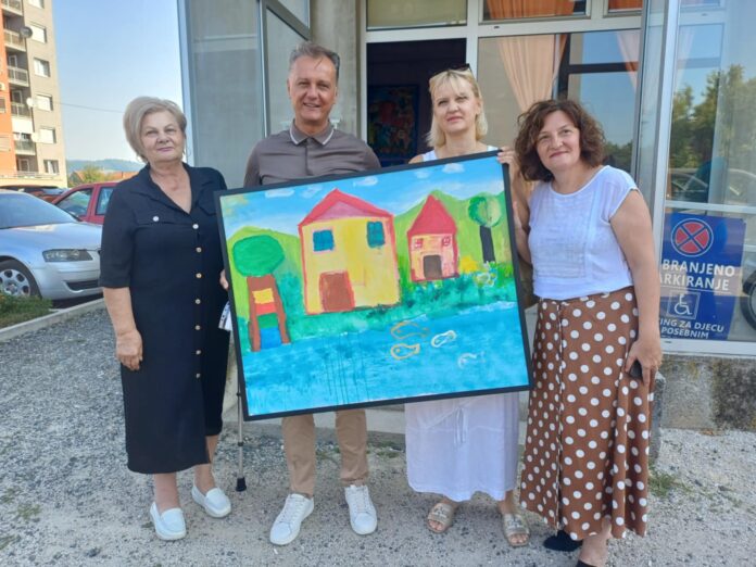 b9d5f2f2-d022-44cf-b585-4147c94e7236