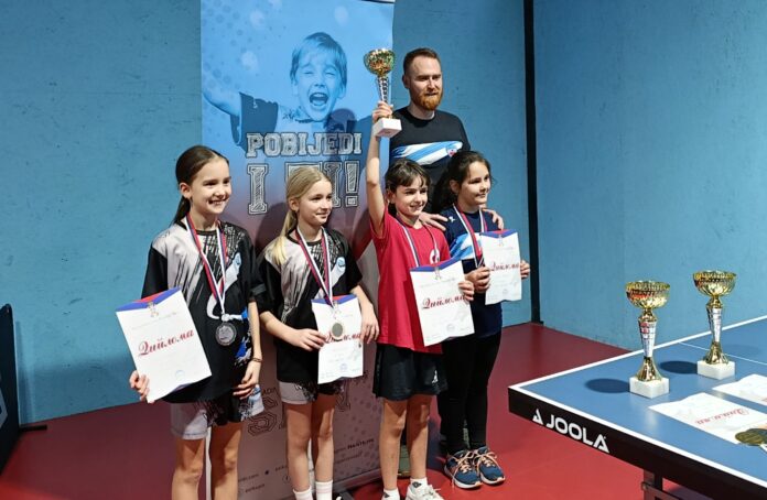 NAJMLAĐE KADETKINJE STS RS 26