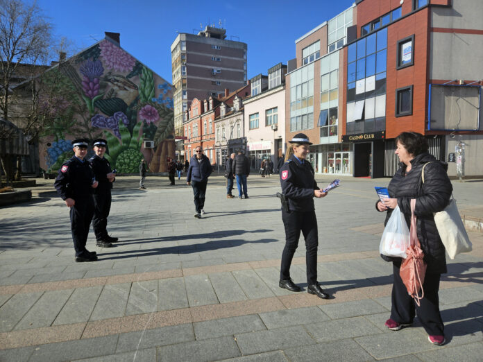 Приједор - полиција - подјела летак