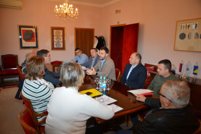 Приједор - Јавор - Пиличић, хрватски