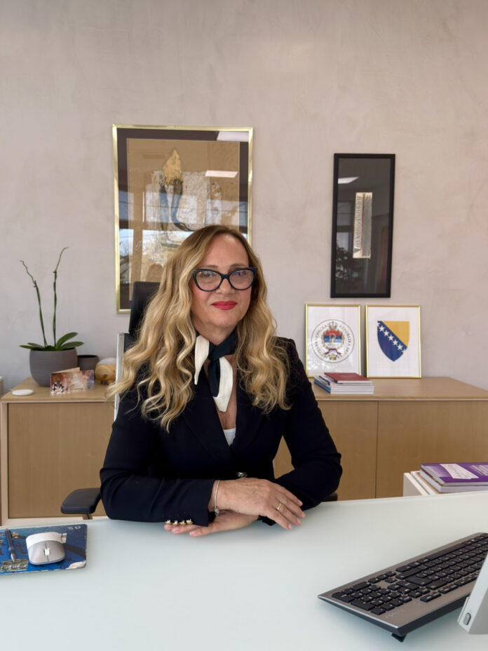 Приједор - Окружни привредни суд - М