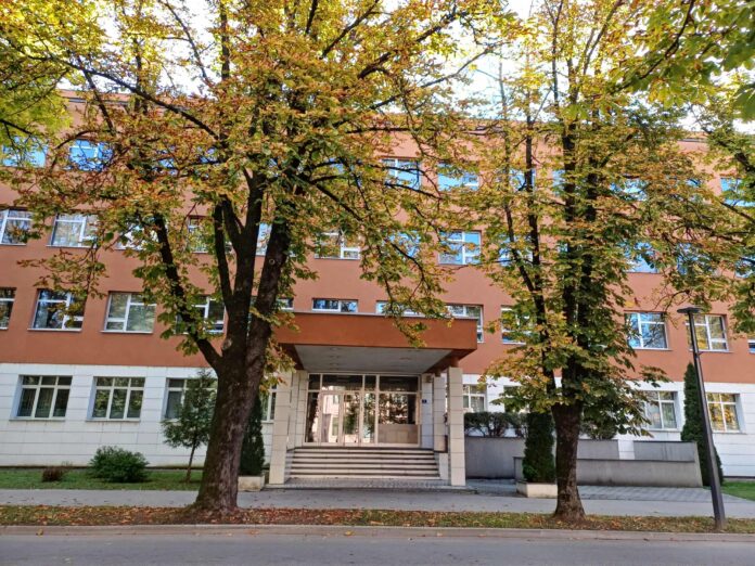 d2584113-fba4-48e7-a11c-a12675a0defd