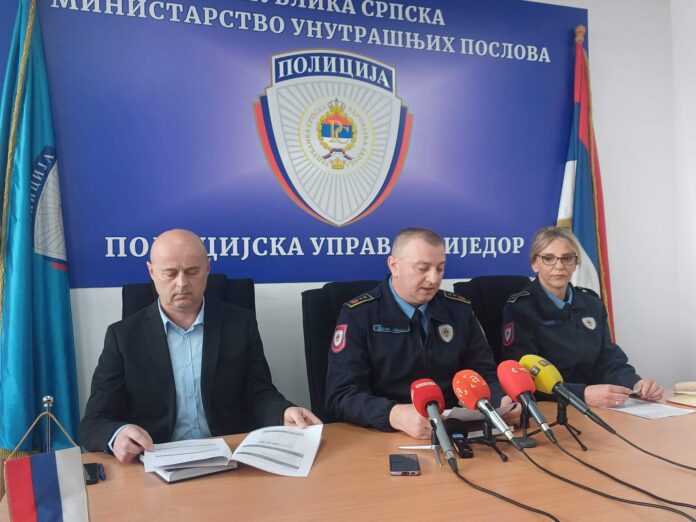 eb177fb9-98b3-499b-8933-fcb4f79a2c16