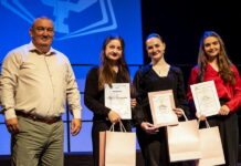 Godišnji koncert Muzičke škole „Savo Balaban“ oduševio prijedorsku publiku – Učenici generacije Jovana Komosar i Nađa Brdar